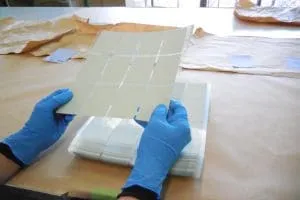 シール貼りに関連する検品